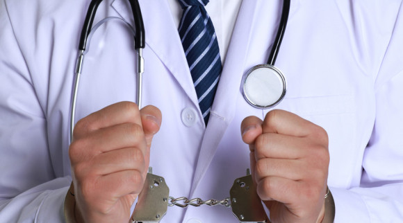 医疗事故要怎么判定责任[医疗事故]